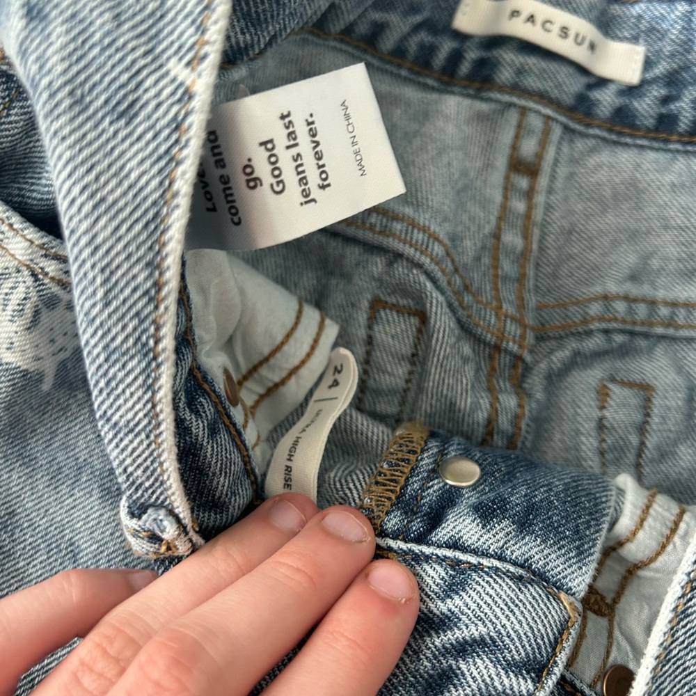 Butterfly Jeans - Picture 3 of 5